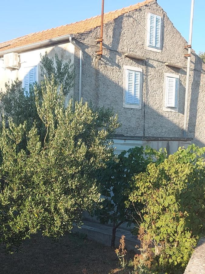 Holiday Home Pepe Banj Exterior photo