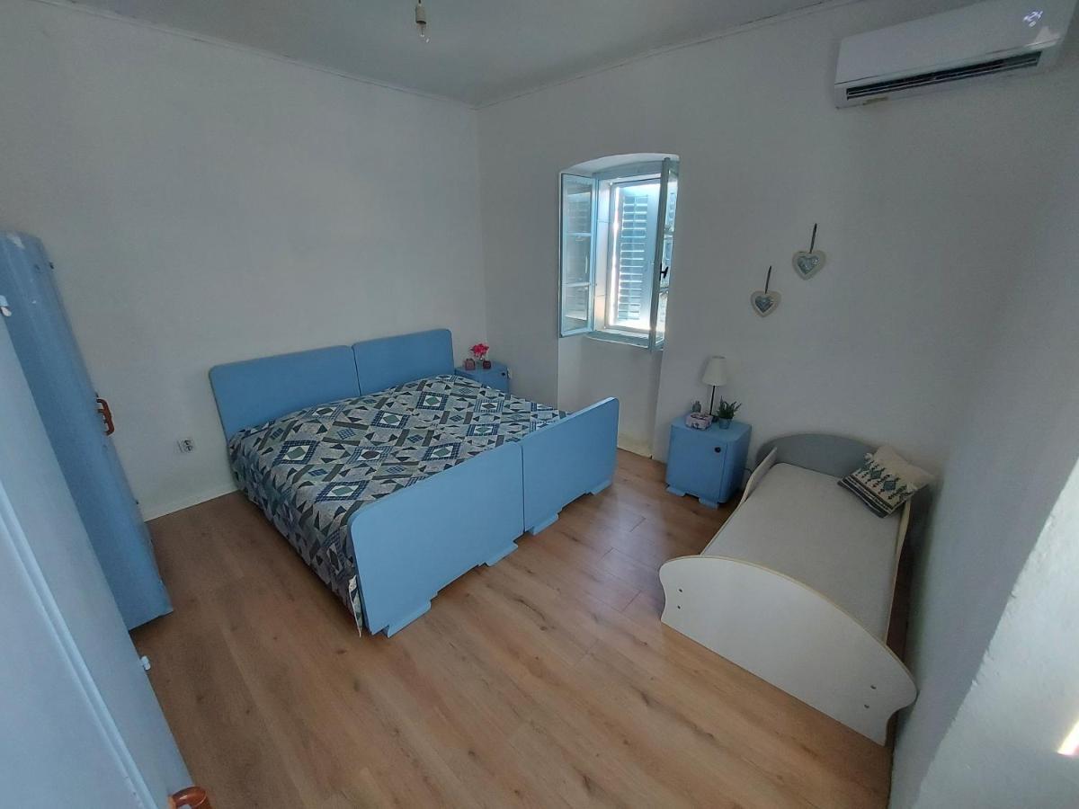 Holiday Home Pepe Banj Exterior photo